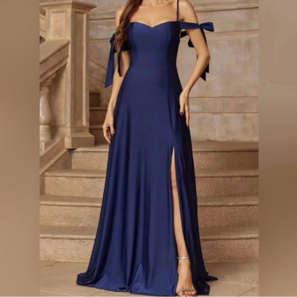 Navy Blue Sleeveless Sweetheart Gown with Slit